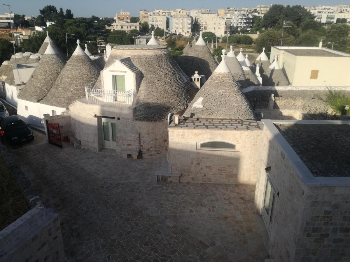 Hostal Trulli Manuela 2 Locorotondo Exterior foto